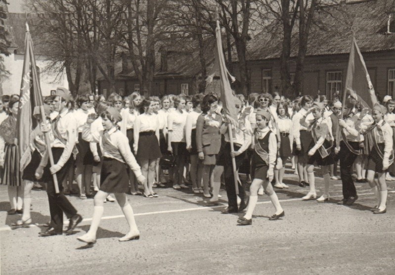 foto, Paide rajooni pioneeriorganisatsiooni 50. aastapäeva pidulik koondus Paides 20.05.1972.a.