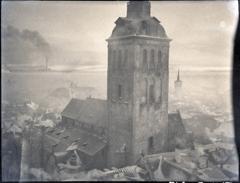 Tallinn, Niguliste kirik, vaade loodest.
