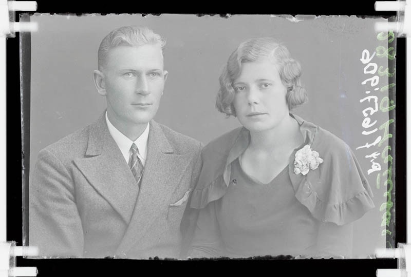 klaasnegatiiv ja foto, Helmi ja Hugo Hansuson, rinnaportreed, Paide 1930-ndad a.