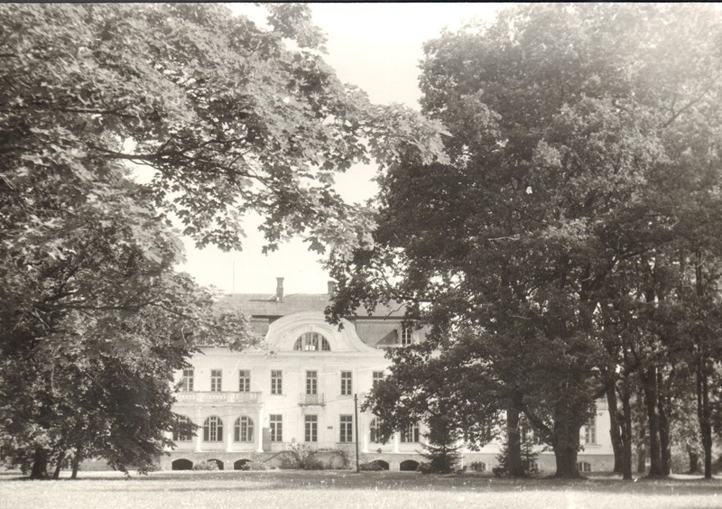 foto Laupa mõisahoone