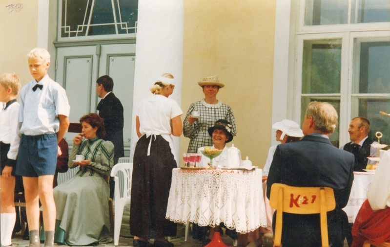 foto Koigi mõisa päevad 2000.a.