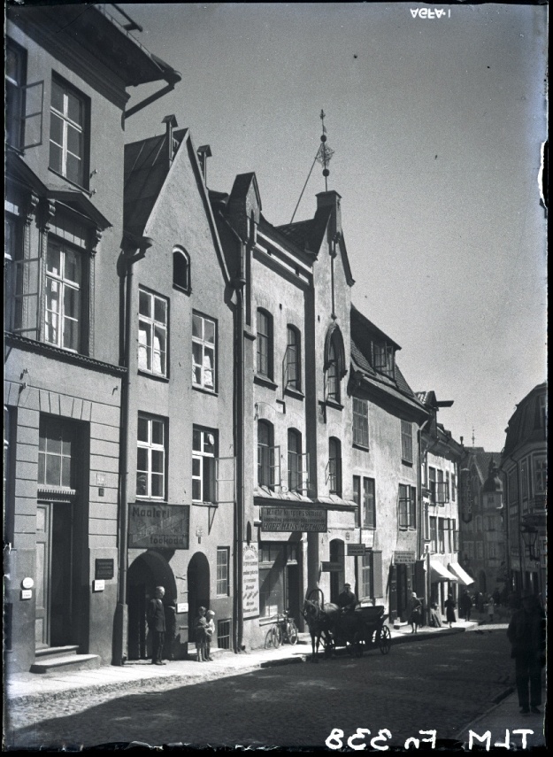 Tallinn, Niguliste tänava vaade Harju tänava poole.