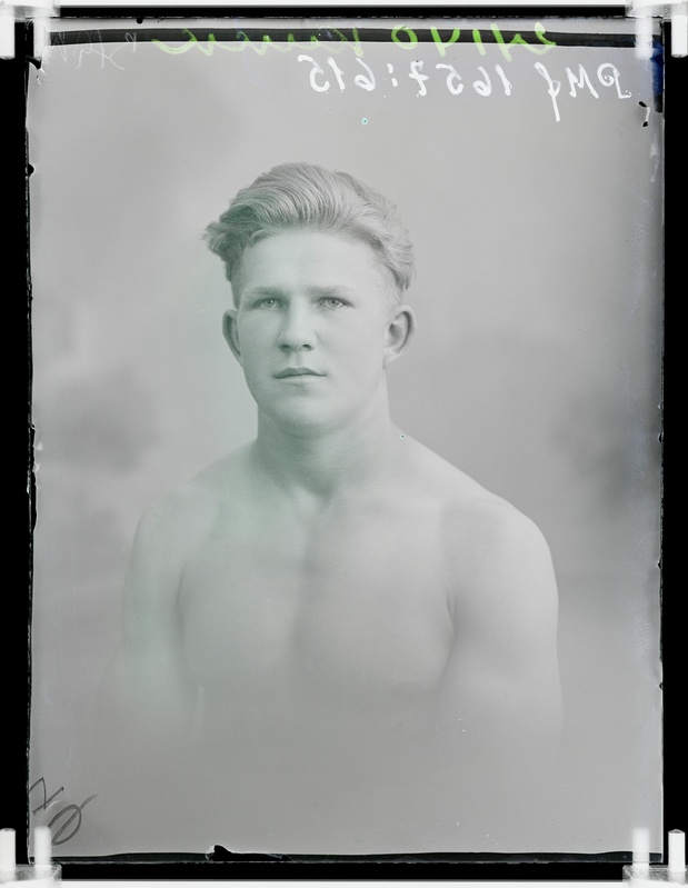 klaasnegatiiv, Kukk, noormehe, rinnaportree, Paide 1930-ndad a.
