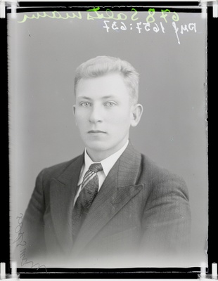 klaasnegatiiv, Saltsmann, noormehe poolportree, Paide 1930-ndad a.  similar photo