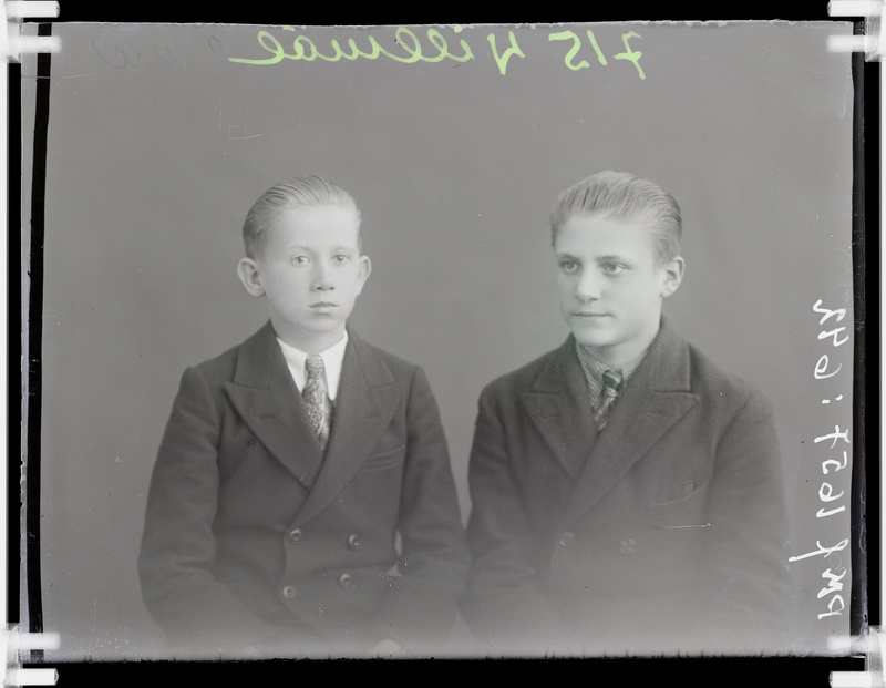 klaasnegatiiv, Villmäe, 2 poolportreed, Paide 1930-ndad a.