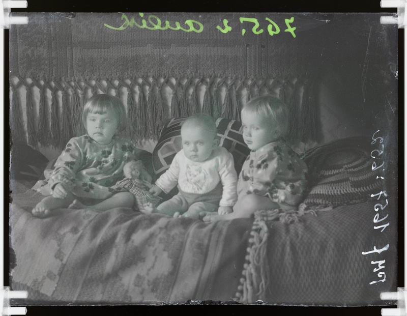 klaasnegatiiv, Aulik, 3 lapse portreed, Paide 1930-ndad a.