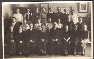 foto, Paide Linna Alg- ja Täienduskooli õpilased ja õpetajad 1938  similar photo