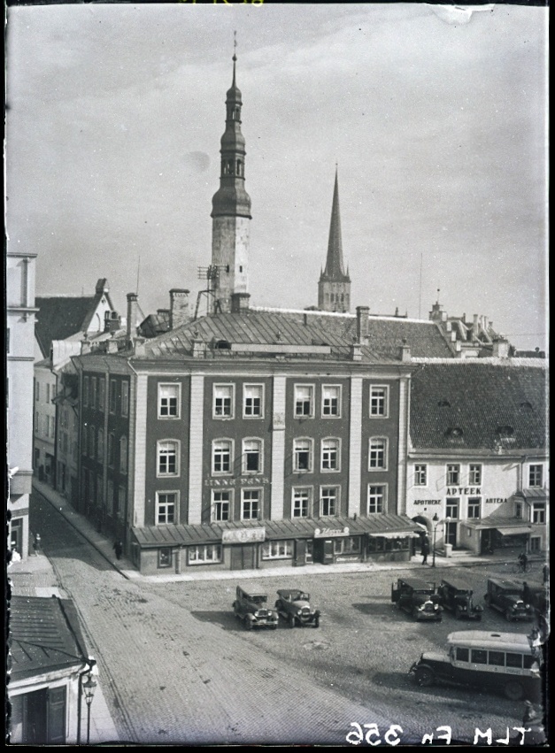Tallinn, vaade Raekoja platsilt Pühavaimu kiriku suunas.