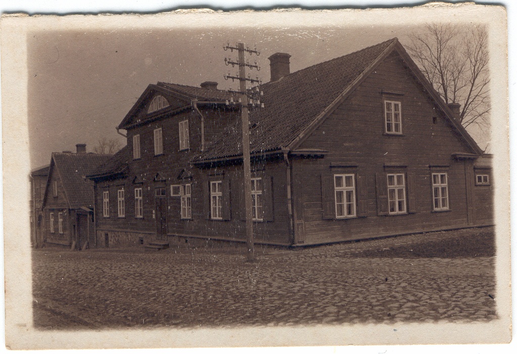 Photo. Võru. House at the corner of Tartu-Mäe Street in the 1930s.