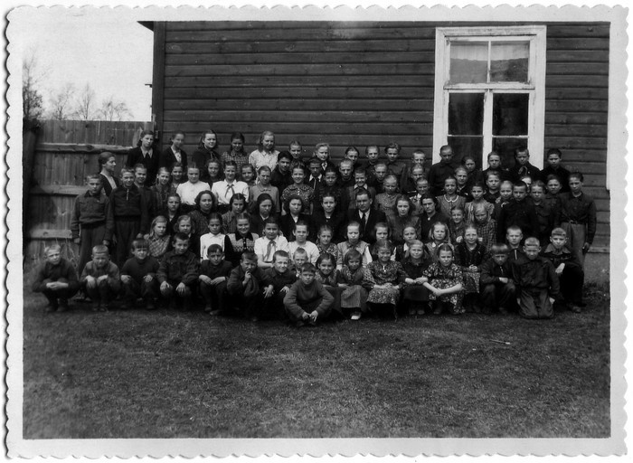 Grupifoto. Jausa koolipere 1953/54 õ.a.