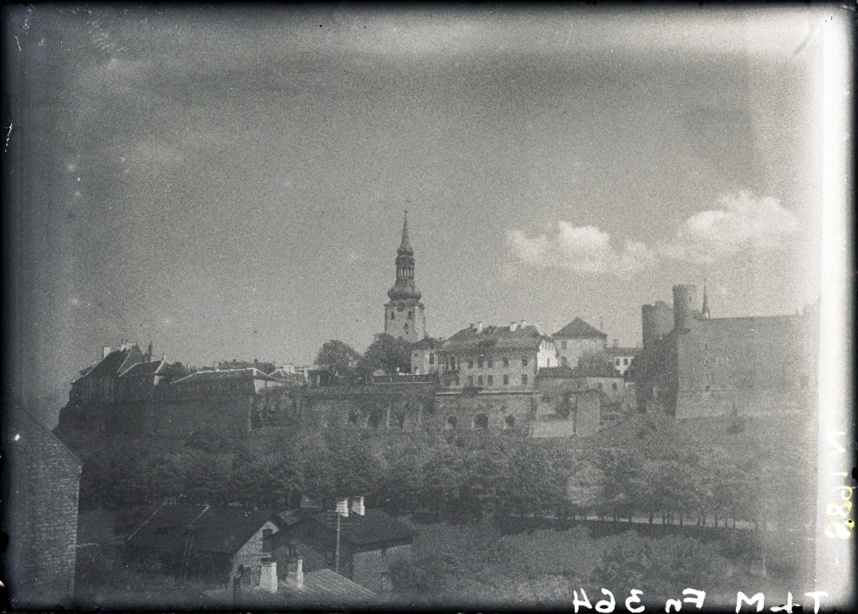 Tallinn, Toompea, vaade lääne poolt, keskel Toomkirik.