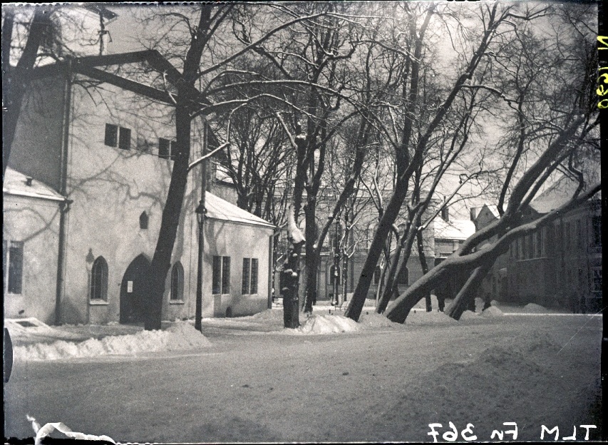 Tallinn, Toomkiriku lõunapoolne portaal.