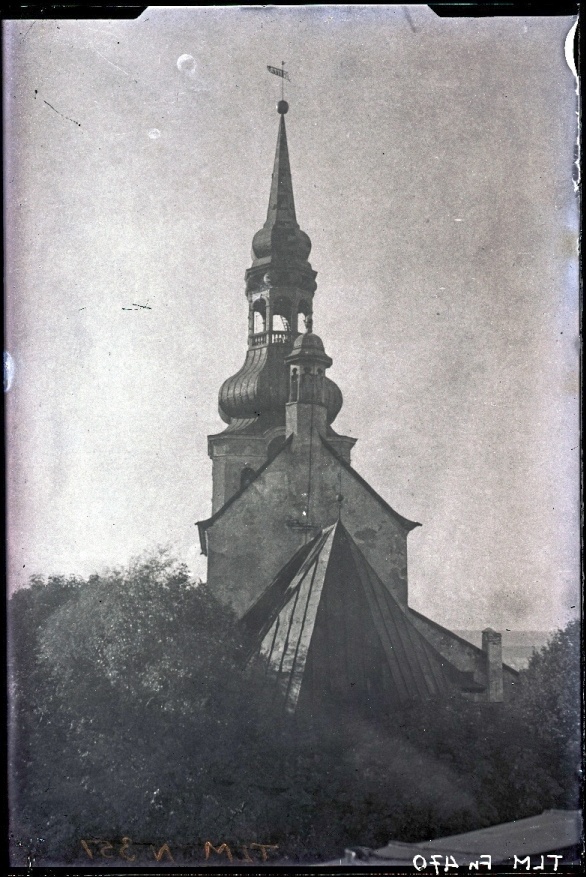 Tallinn, Toomkiriku katus ja torn ida poolt.