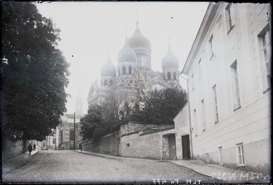 Tallinn, Al.Nevski katedraal Toompeal, vaade Kaarli tänavalt.