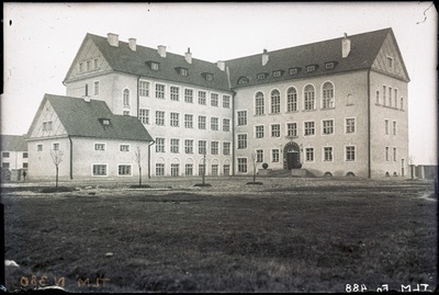 Tallinn, koolihoone Ristiku tänav nr. 69.  duplicate photo
