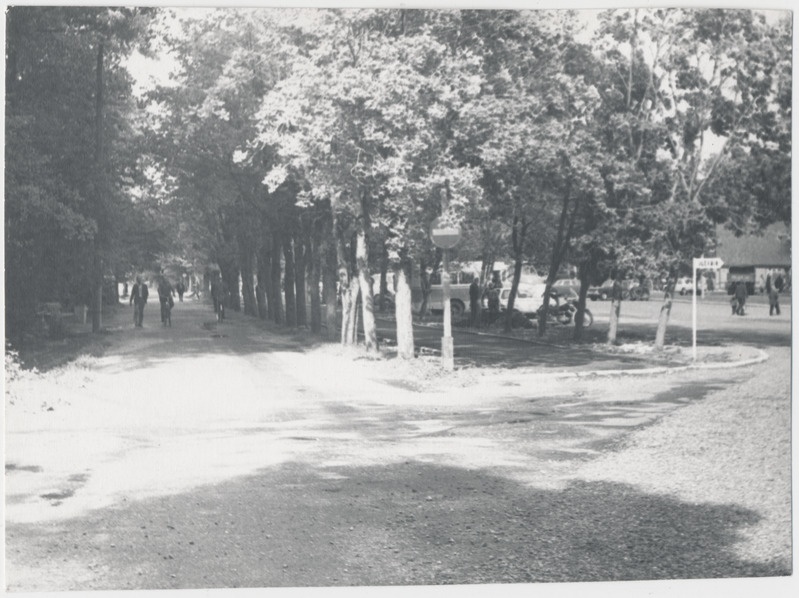 Kärdla Keskväljak (Võidu väljak)