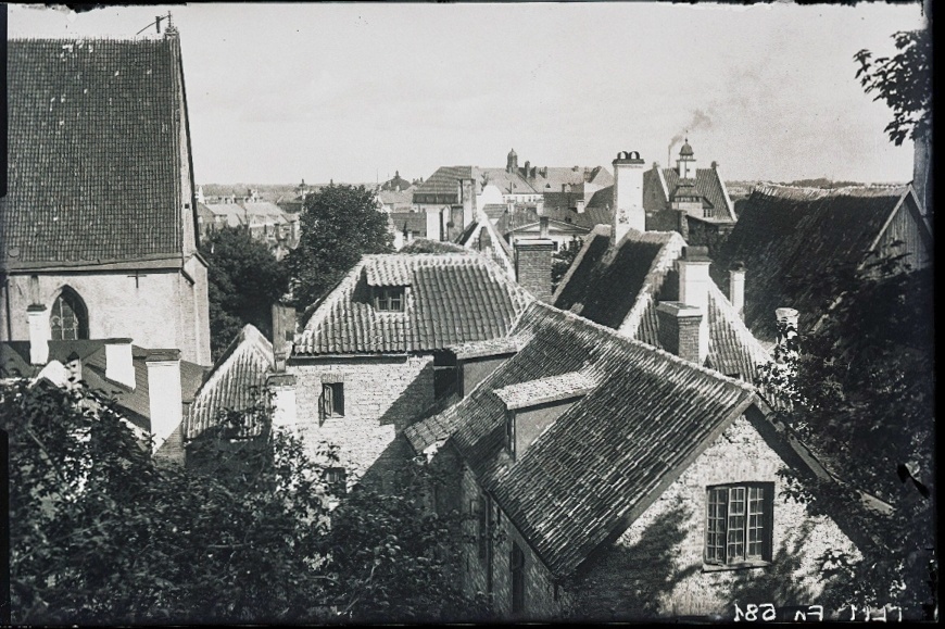 Tallinn, vaade vanalinna katustele Niguliste kiriku juures.