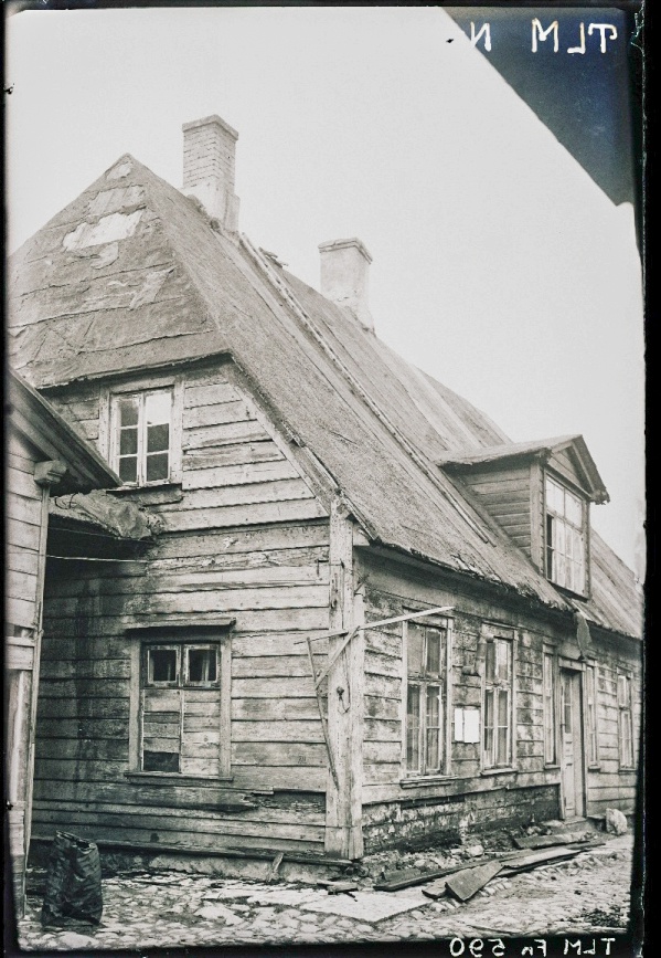 Tallinn, Narva maantee 28 maja õue poolt.