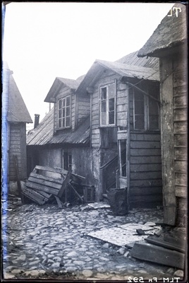 Tallinn, Narva maantee 28, maja õue poolt.  similar photo