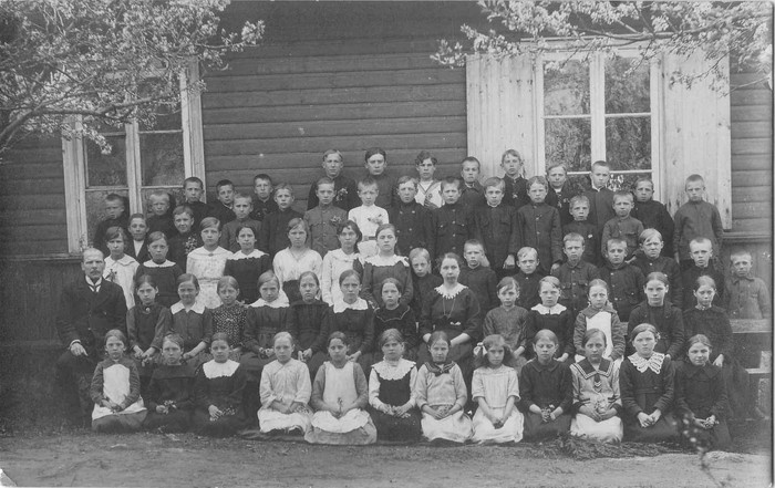 Mänspe koolipere 1912. aastal