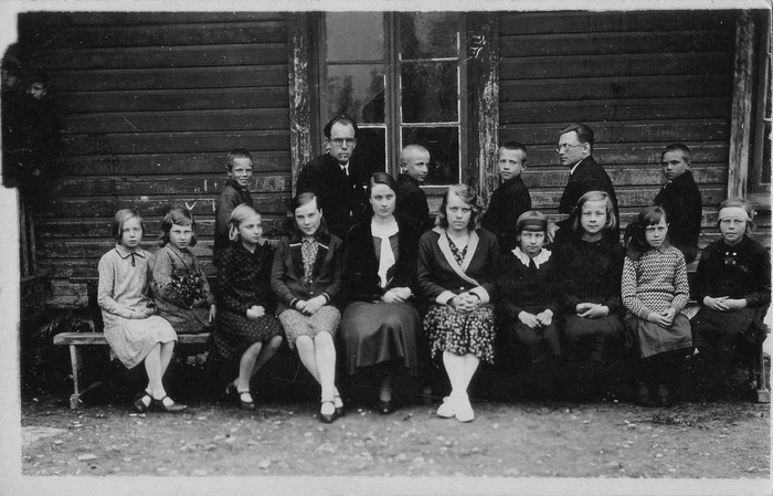 Leisu kooli III klass 1932. aastal
