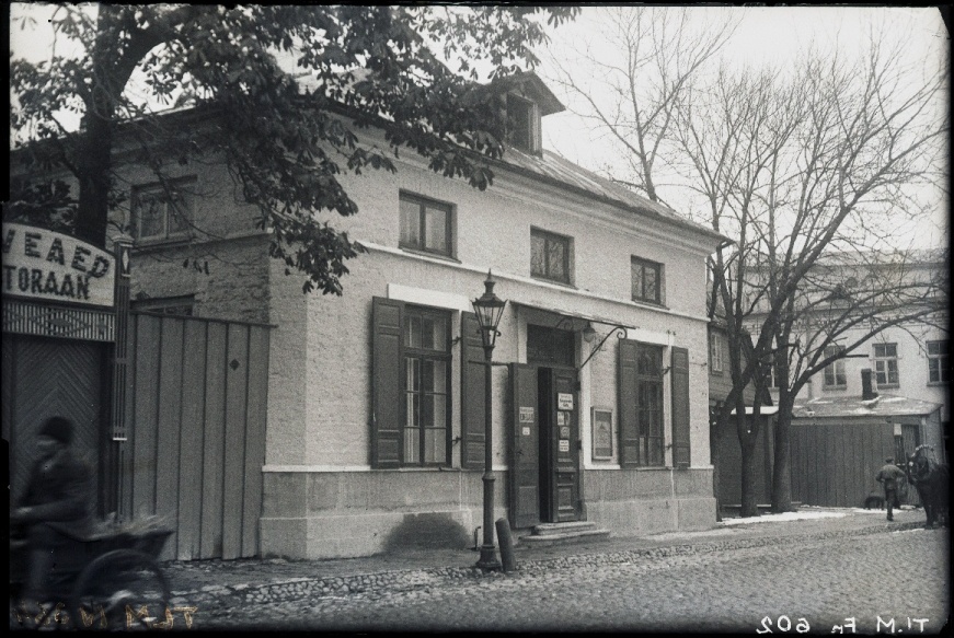 Tallinn, Töölisteatri ja restoran "Suveaed" fassaad.