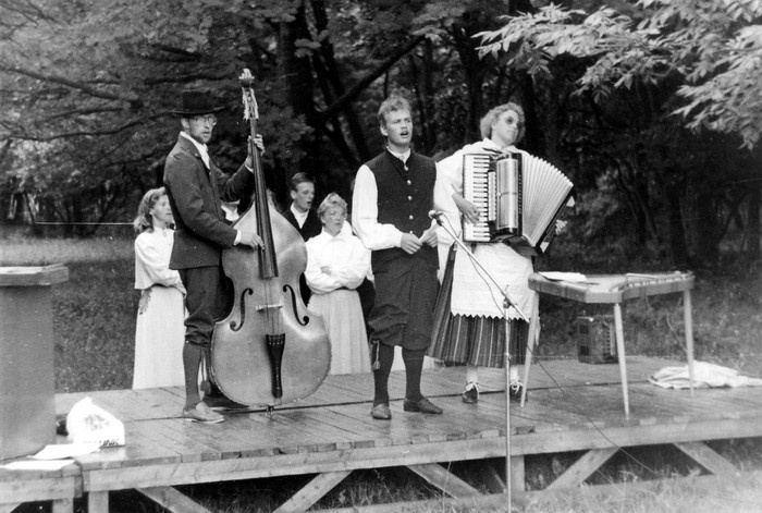 Foto. Etendus Kosjakased Kassaris 1993