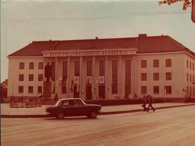 Main building of the Estonian Academy of Agriculture, 1982.  duplicate photo