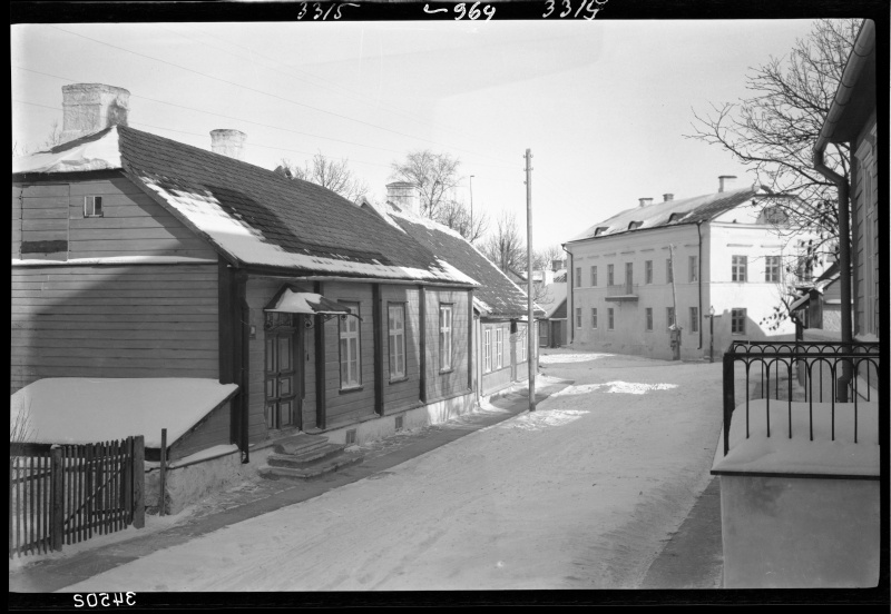 Suur-lossi Street