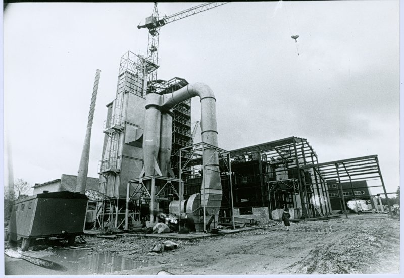 Photo. Taebla's new power plant in April 1990.