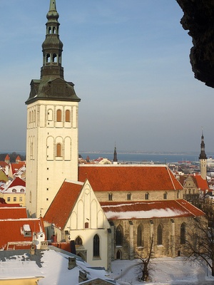 Tallinn, vaade Toompealt, esiplaanil Niguliste kirik. rephoto