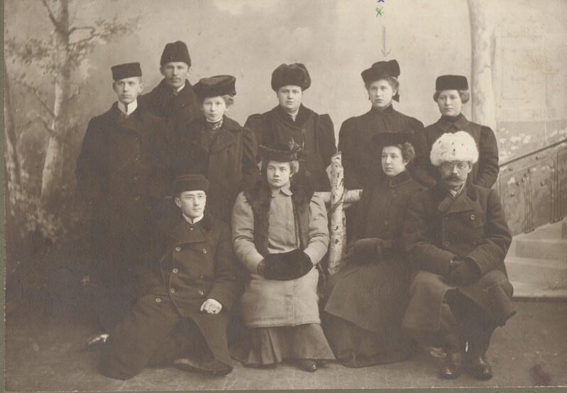 foto grupipildil Irene Gabriele Limberg 1910-ndad