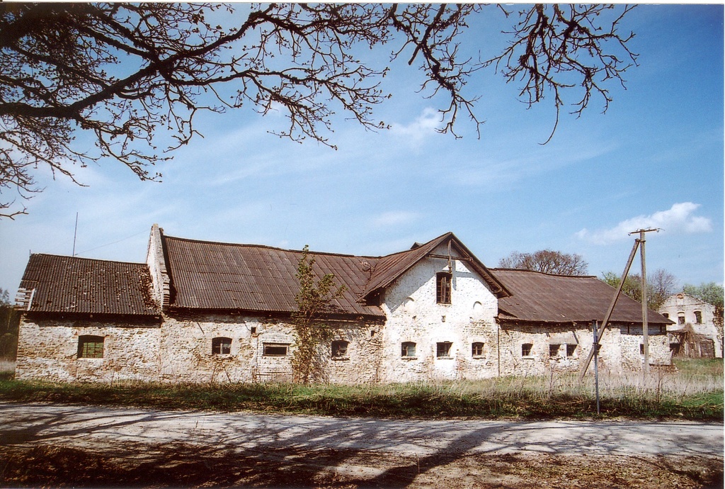foto Preedi mõisa kõrvalhooned 2006