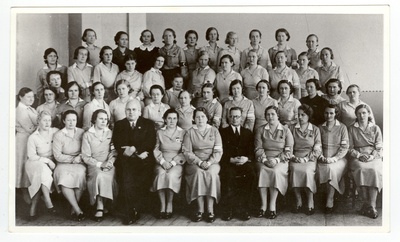 Nais-Kodukaitse liikmed  duplicate photo
