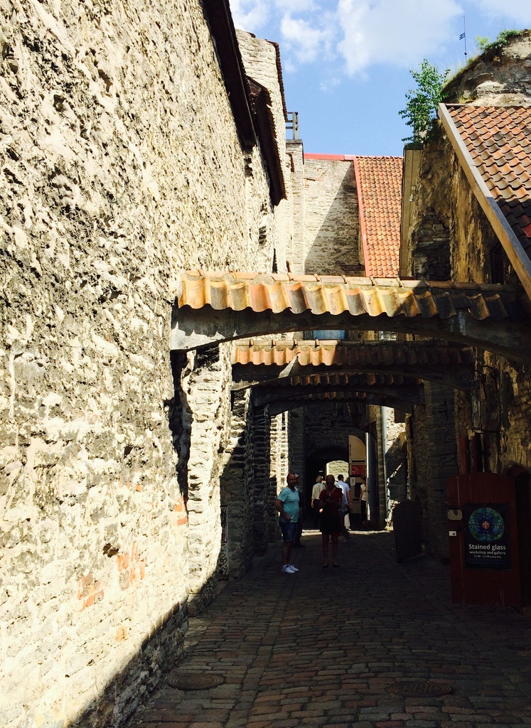 Tallinn, Vene tänava õu, endine dominiiklaste klooster. rephoto