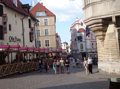 Tallinn, Vana turg, vaade Karja tänava nurgalt Vene tänava poole. rephoto