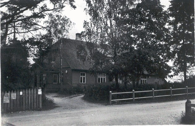 Photo. Järvakandi glass factory office