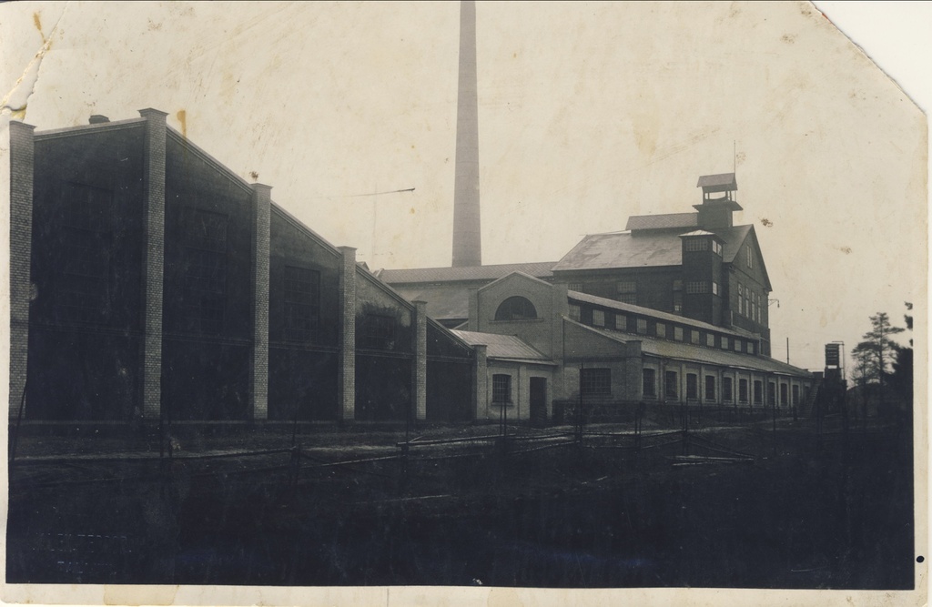 Photo. Järvakandi Factories. View from the southeast. Glass ceiling, elevator shoe, cutting cuff