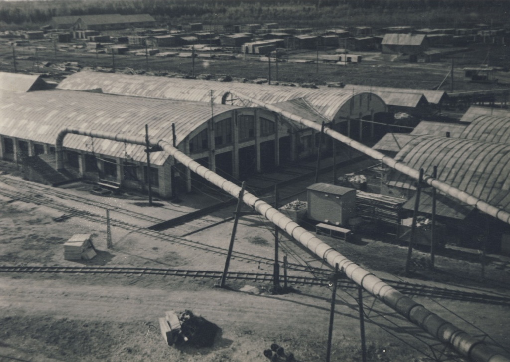 Photo. Järvakandi Factories. Wooden twist. Table field