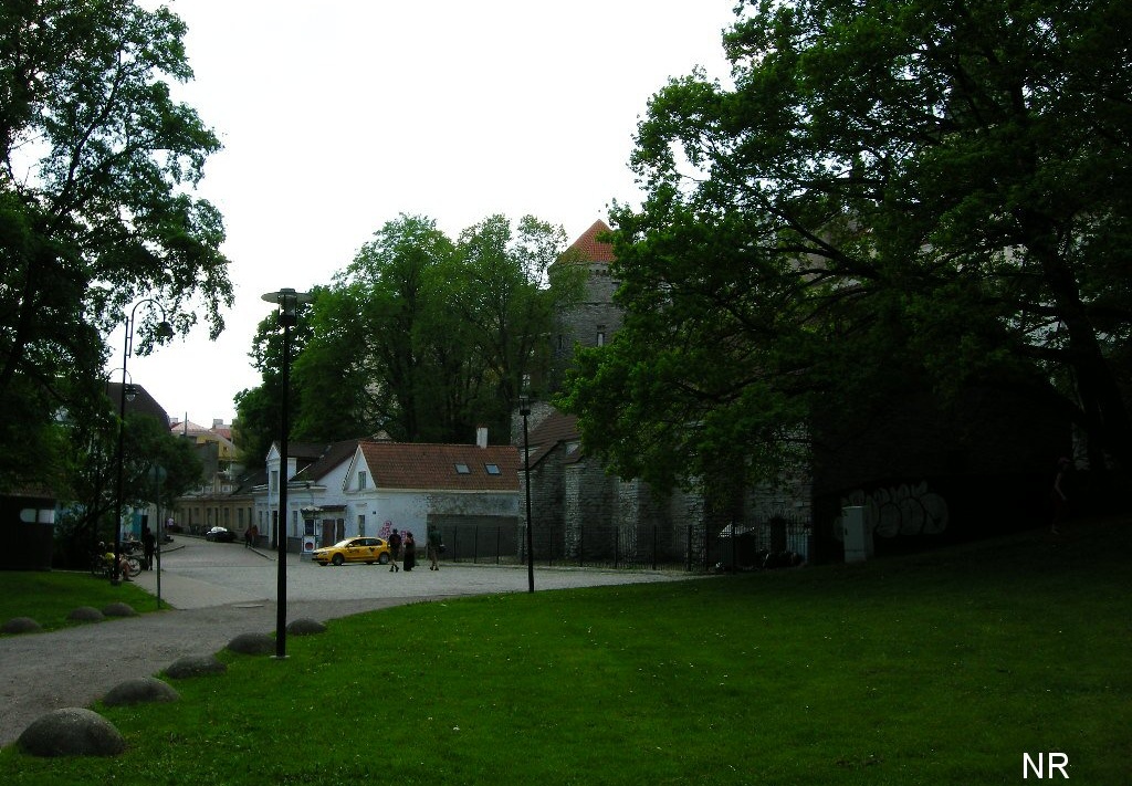 Tallinn, vanakraamiturg Väikese Rannavärava ees. rephoto