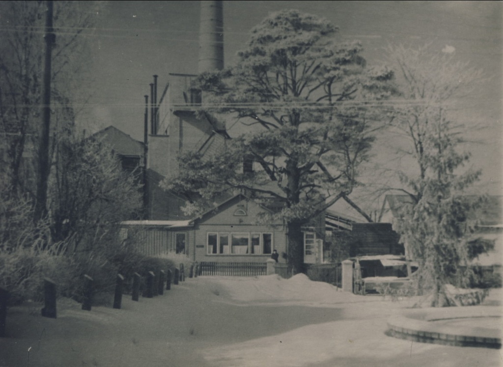Photo. Järvakandi Factory Gate. View from the east