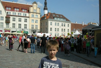 Tallinn, Vaekoda Raekoja platsil, vaade edela poolt. rephoto
