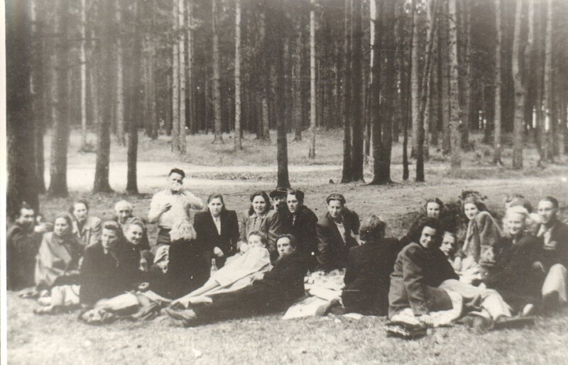 foto,  Paide Autobaasi töötajad ekskursioonil Elvasse 1970-ndatel a.