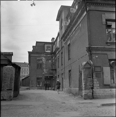 Biljajevi Gymnasium Building - Maakri 28, Tallinn (Last Kubu Gymnasium)  similar photo