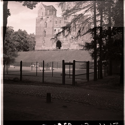 Tartu, view of the Toom Church from Baer Street.  similar photo