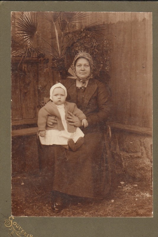 foto taluperenaine lapsega 1900-ndad