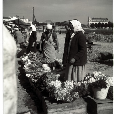 Tartu, traders on the market.  similar photo