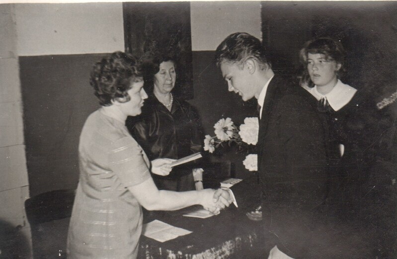 foto Paide Keskkooli lõpetajad 1963