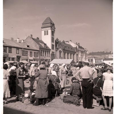 Tartu, traders on the market.  similar photo