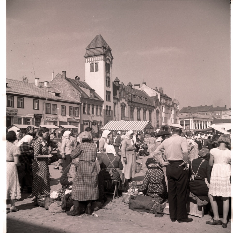 Tartu, traders on the market.